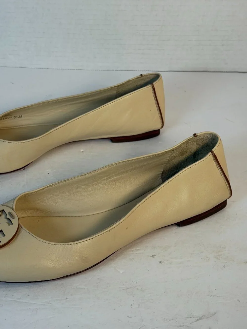 TORY BURCH SIZE 8.5 FLATS
